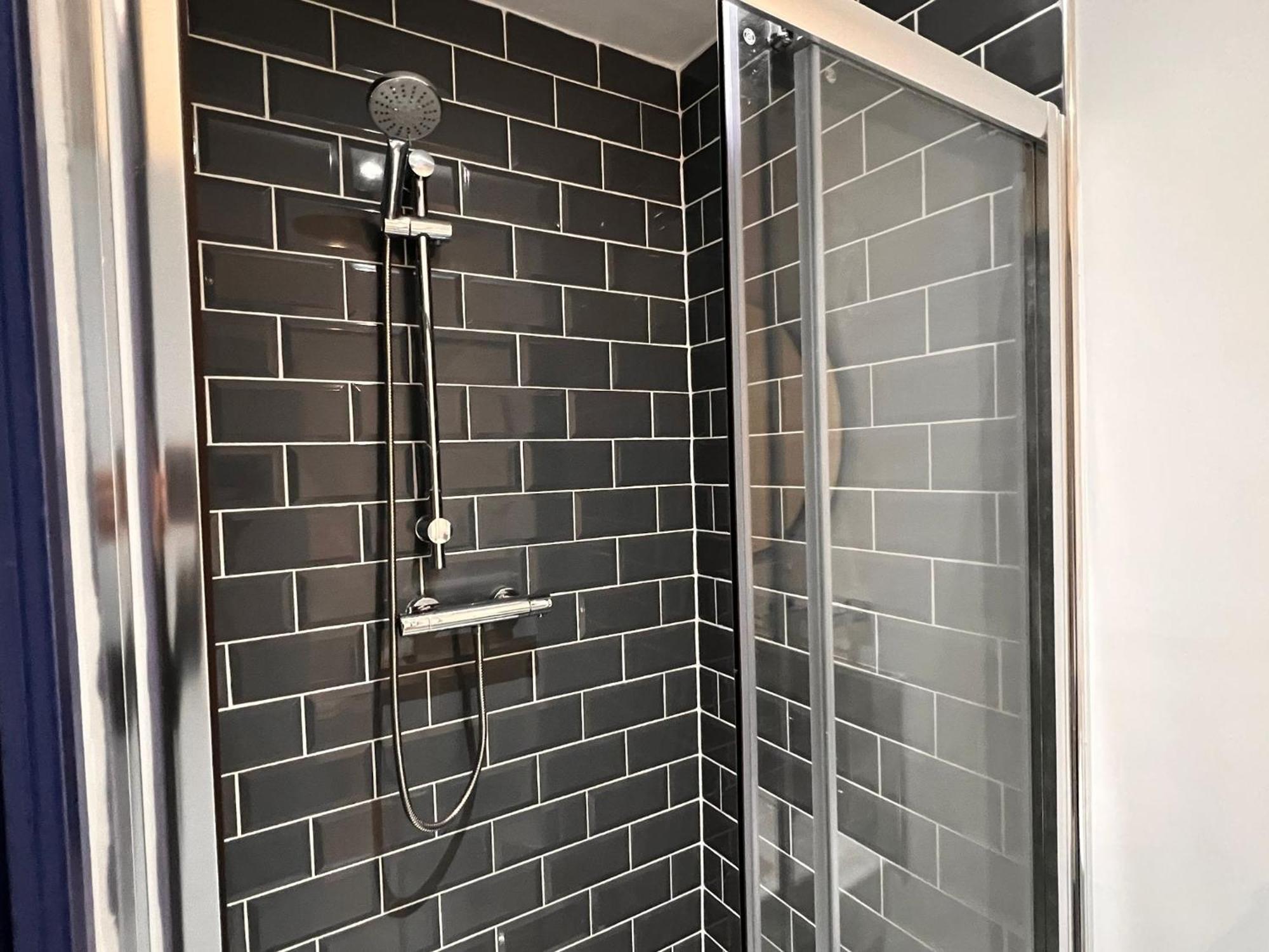 Newly Refurbished 6 Person En-Suite Apartment Tyne & Wear Newcastle Upon Tyne Killingworth Eksteriør billede